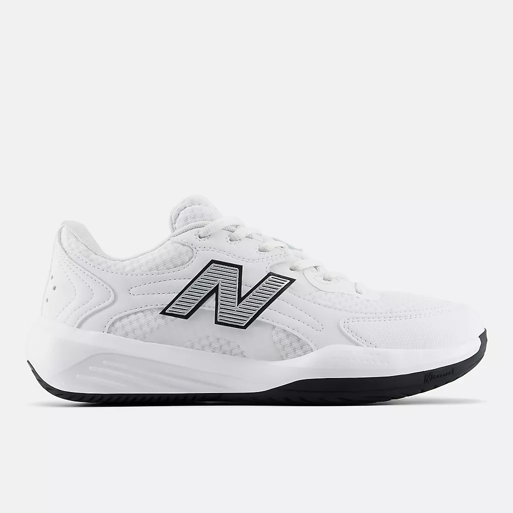 New Balance Women's 696v7